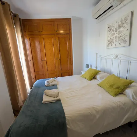 Charming Close To The And Centre Of Daire Nerja